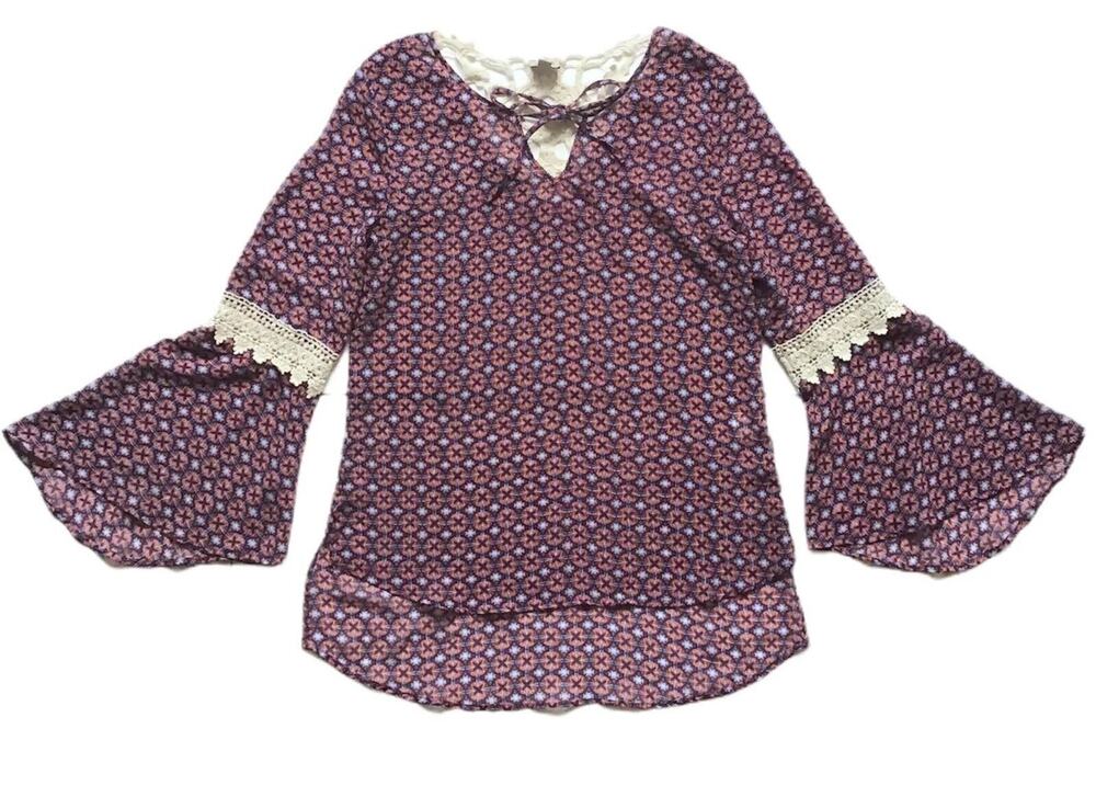 Como Vintage Womens Size Small Bell Sleeve Crochet Detail Geo Print Tunic Blouse